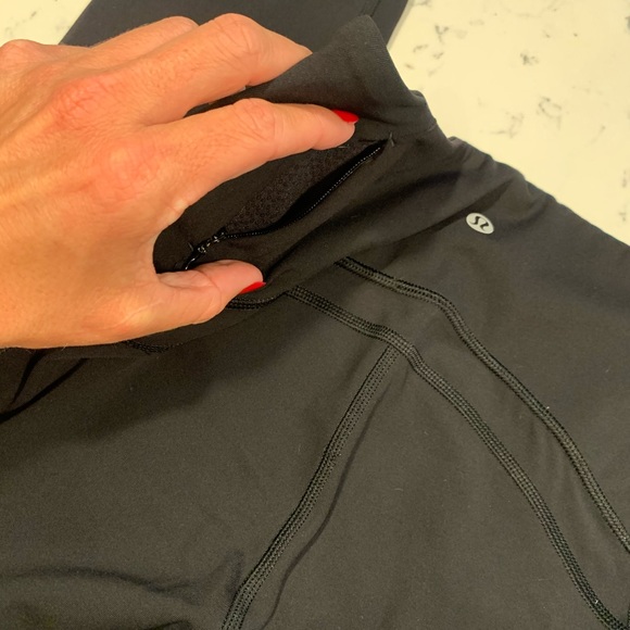 Lululemon black cropped pants size 6 - Picture 4 of 11